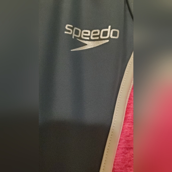 Speedo Girl’s Colorblock Swimsuit. Size 16 - Picture 3 of 9